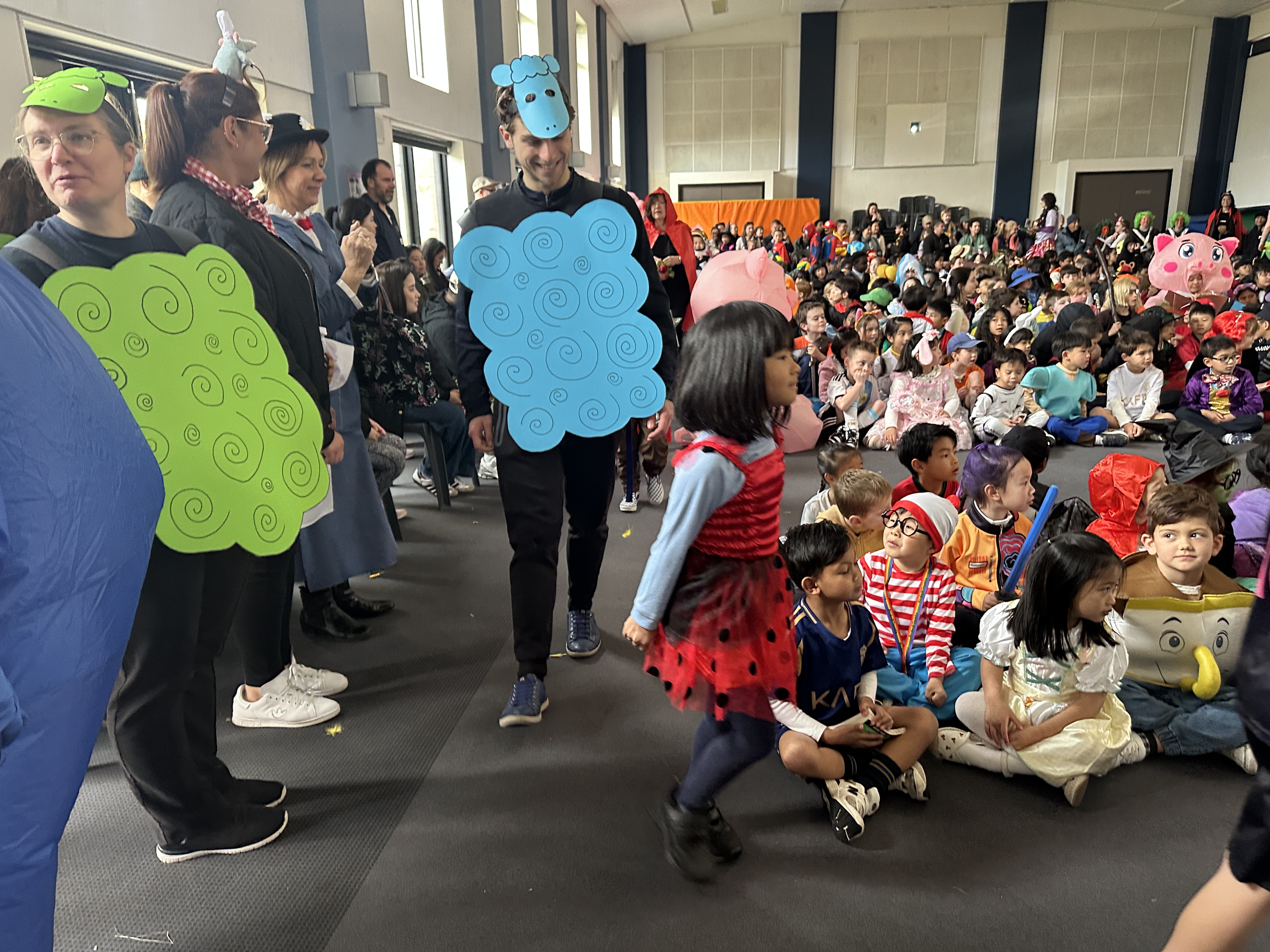 /uploaded_files/media/gallery/17562646662025 book week (76).JPG
